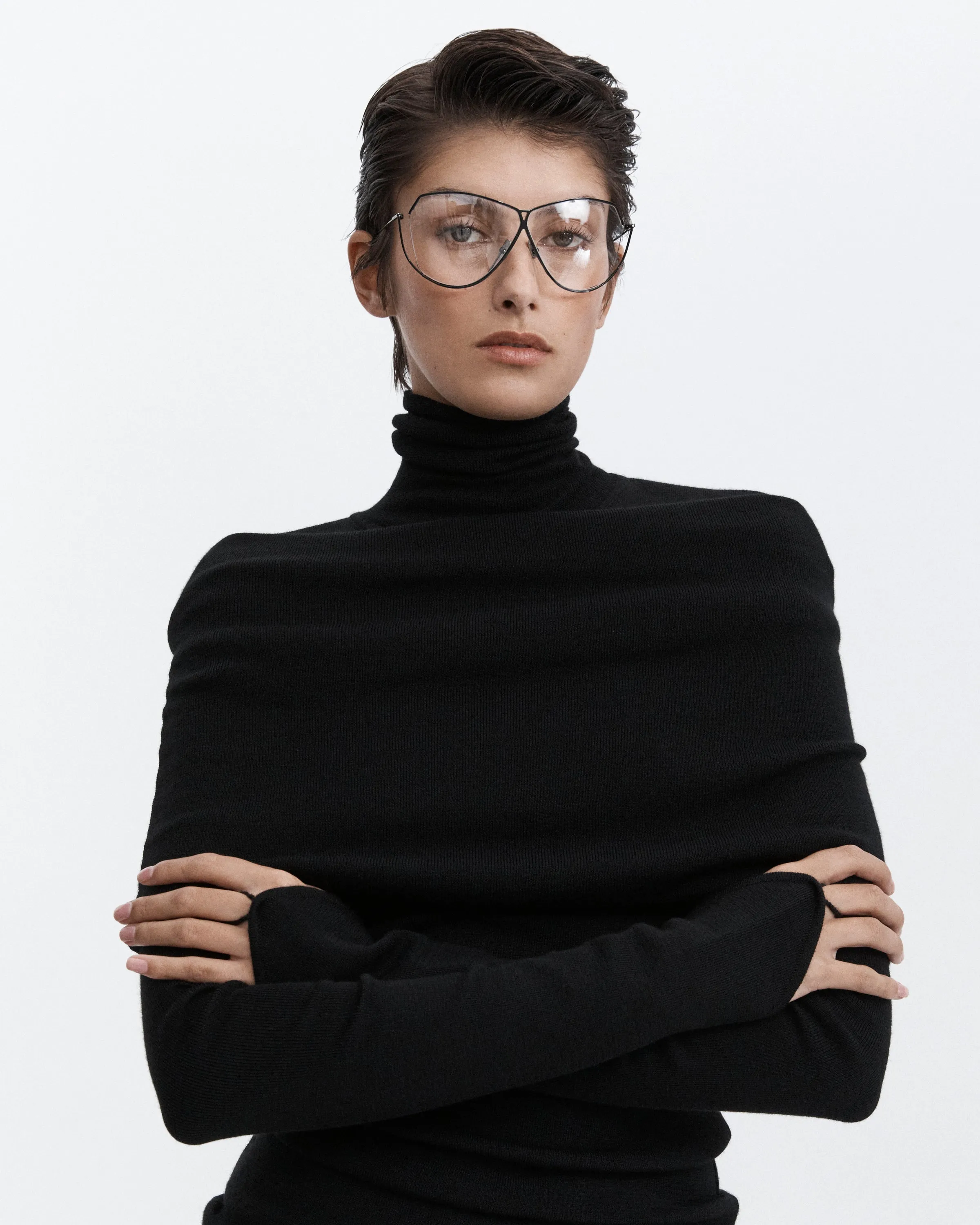 The Merino Turtleneck Point Sleeve Sweater - Black